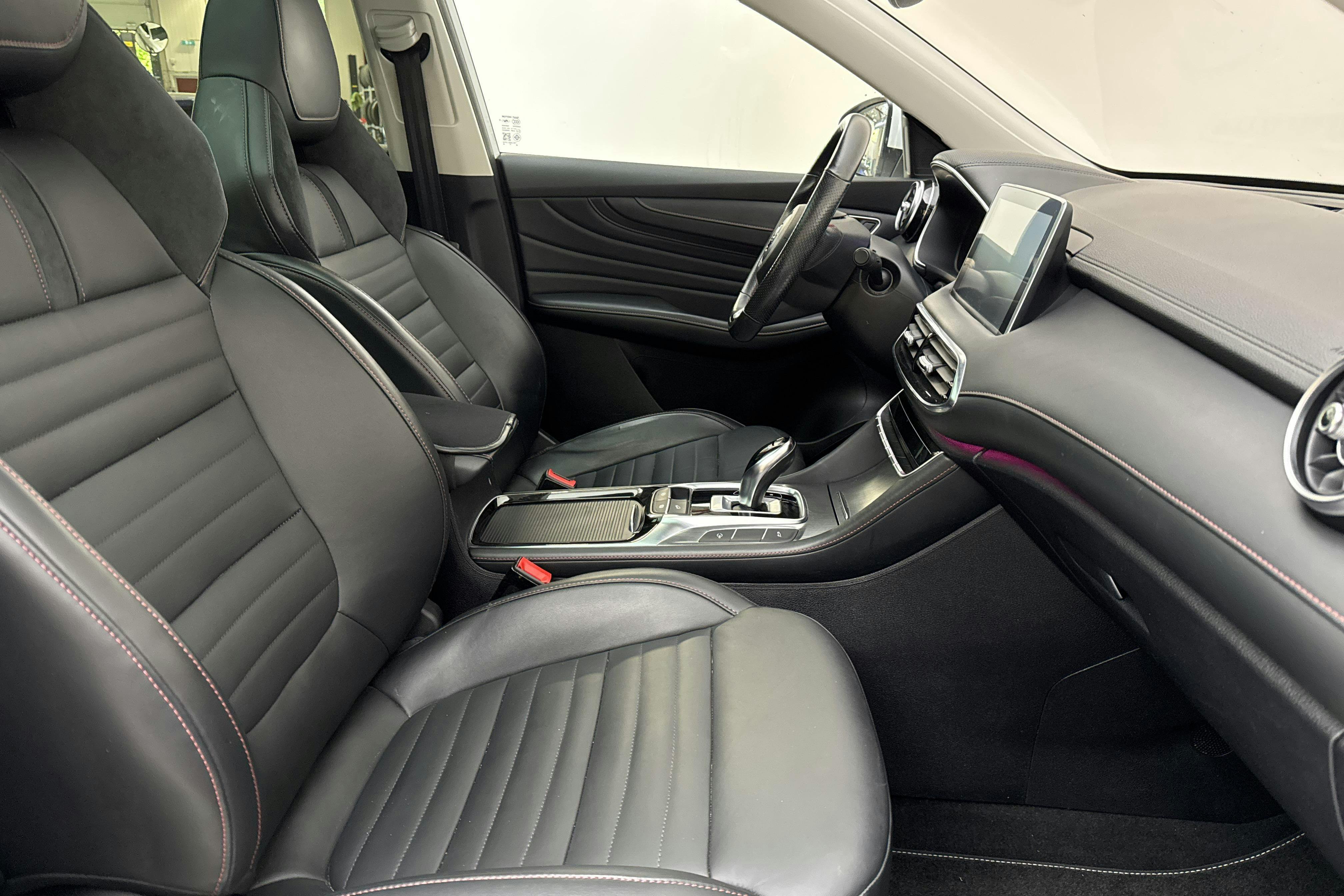 Vehicle Image 7