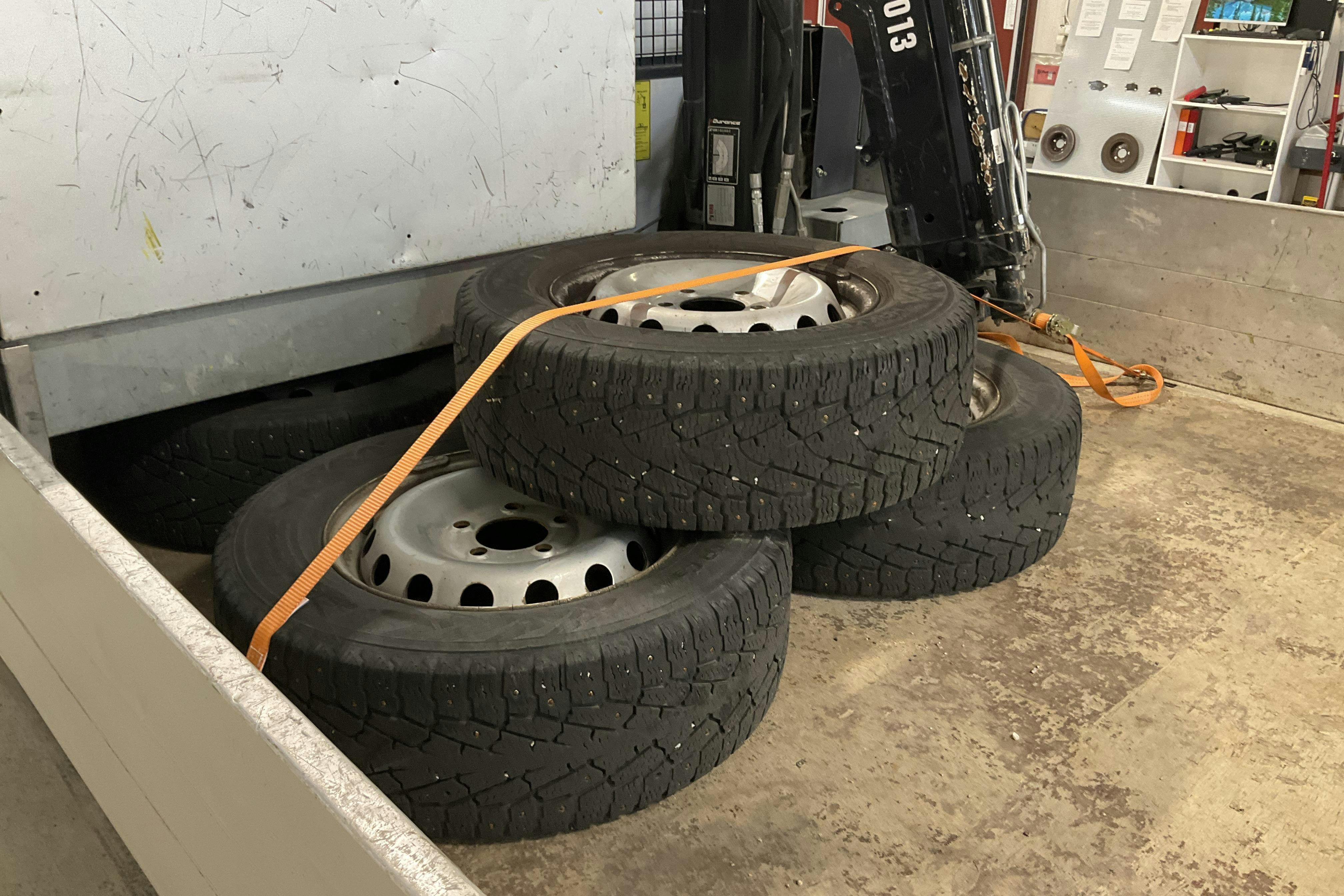 Vehicle Image 16
