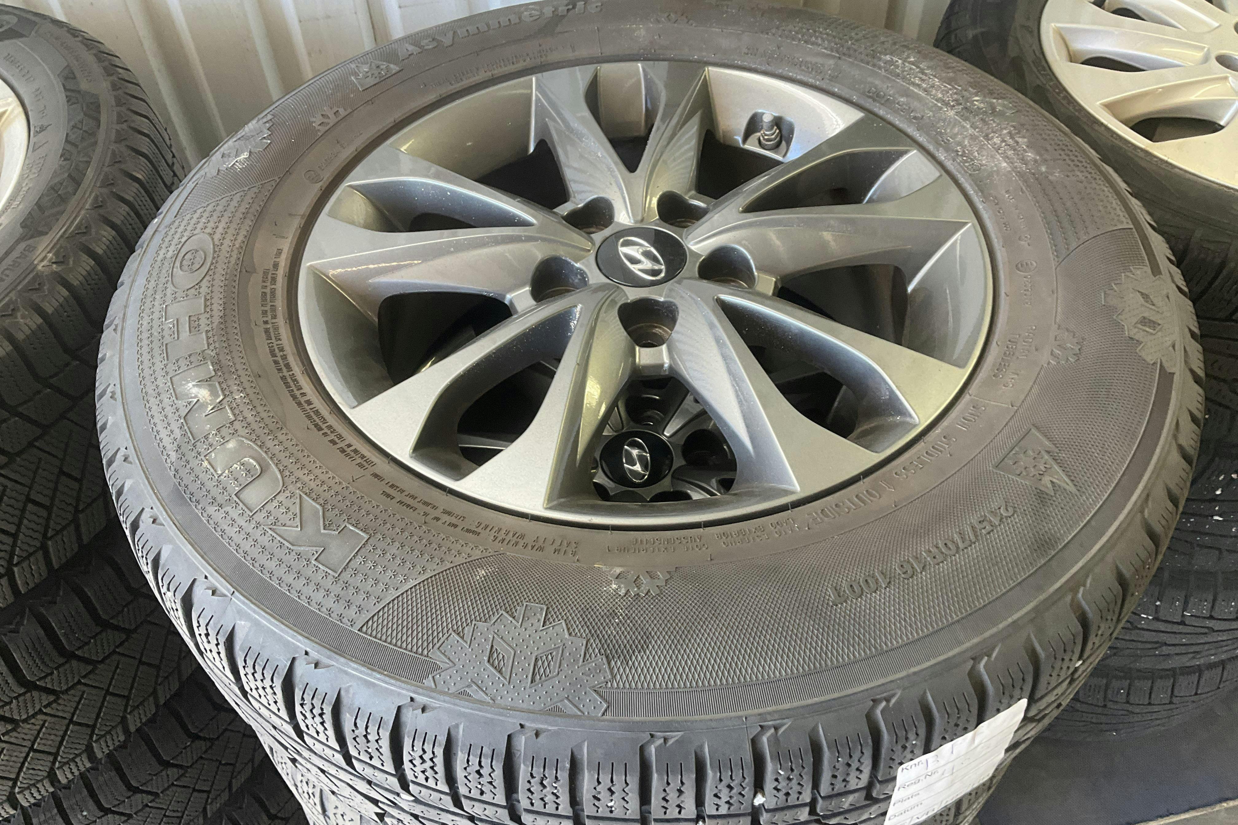 Vehicle Image 13