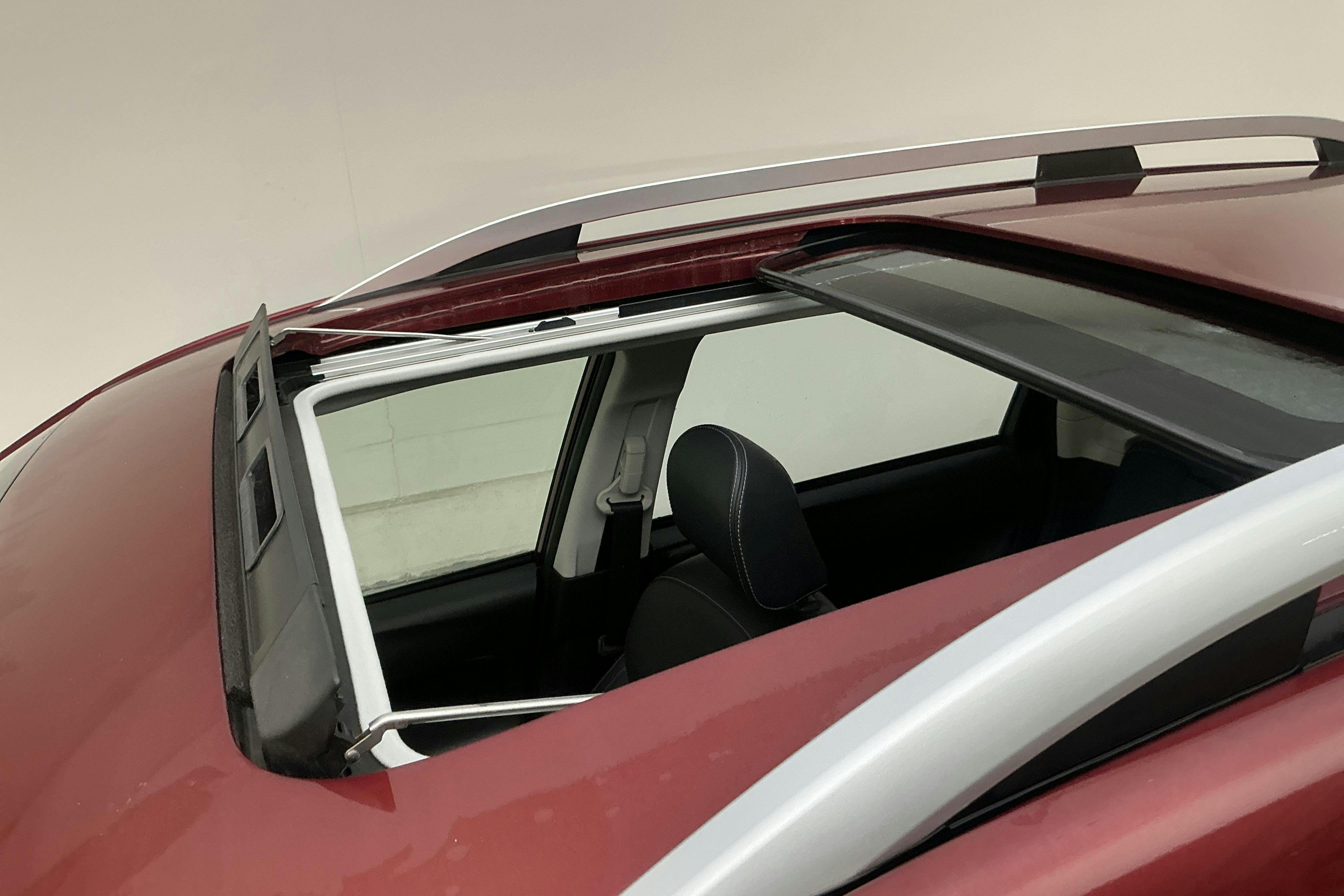 Vehicle Image 13