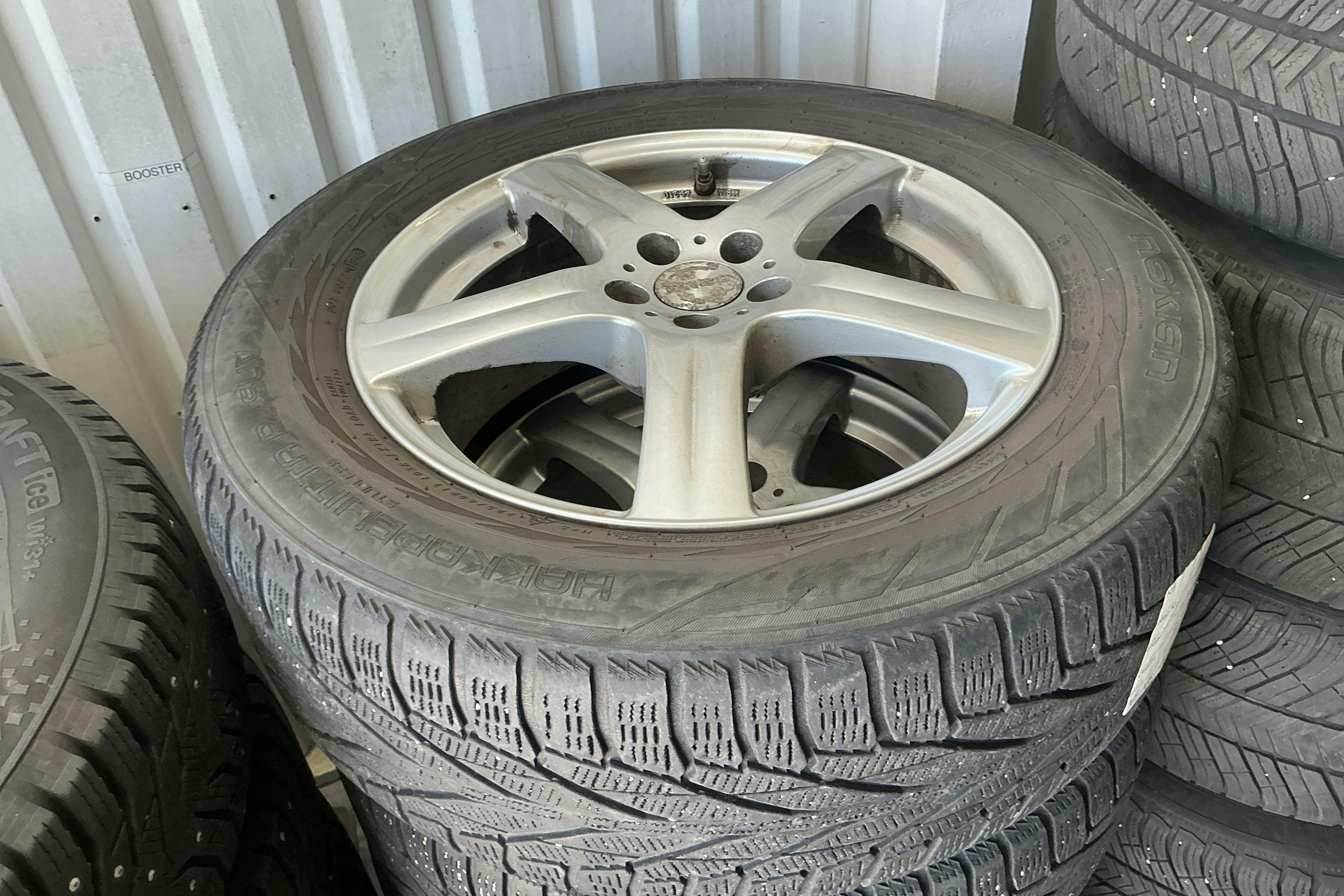 Vehicle Image 14