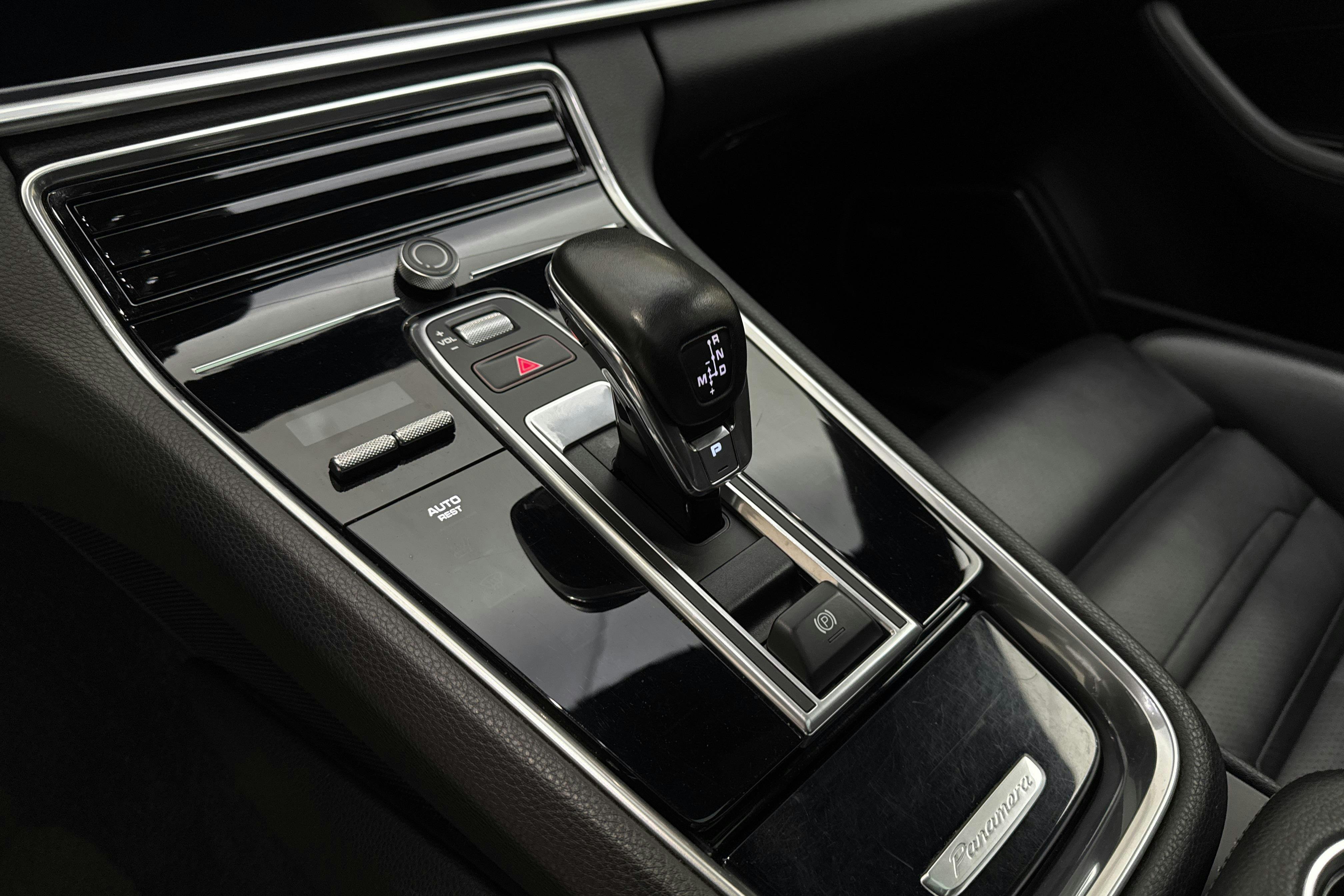 Vehicle Image 18