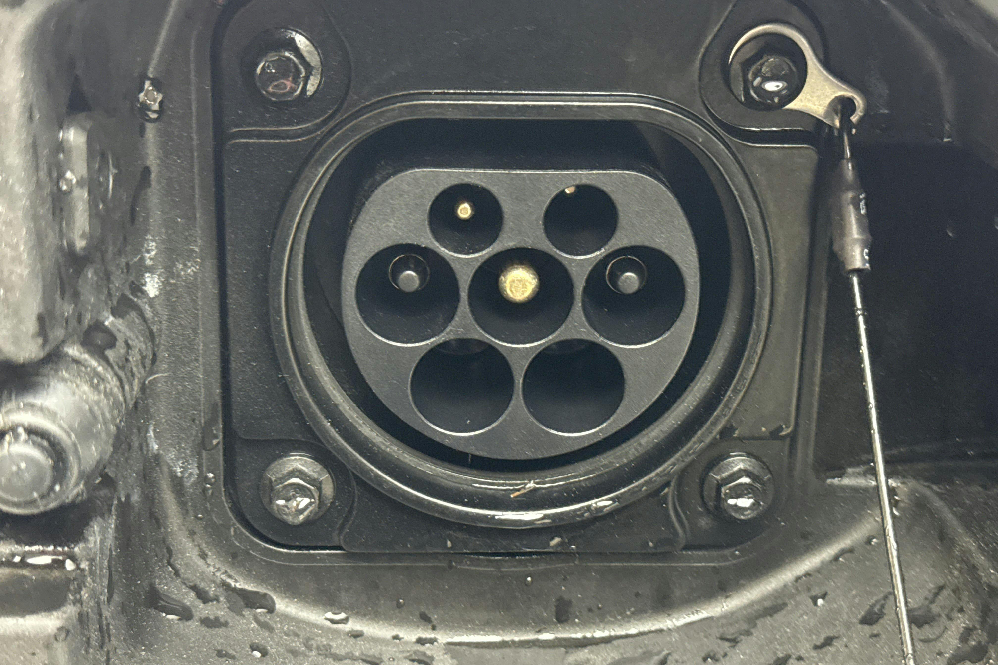 Vehicle Image 16