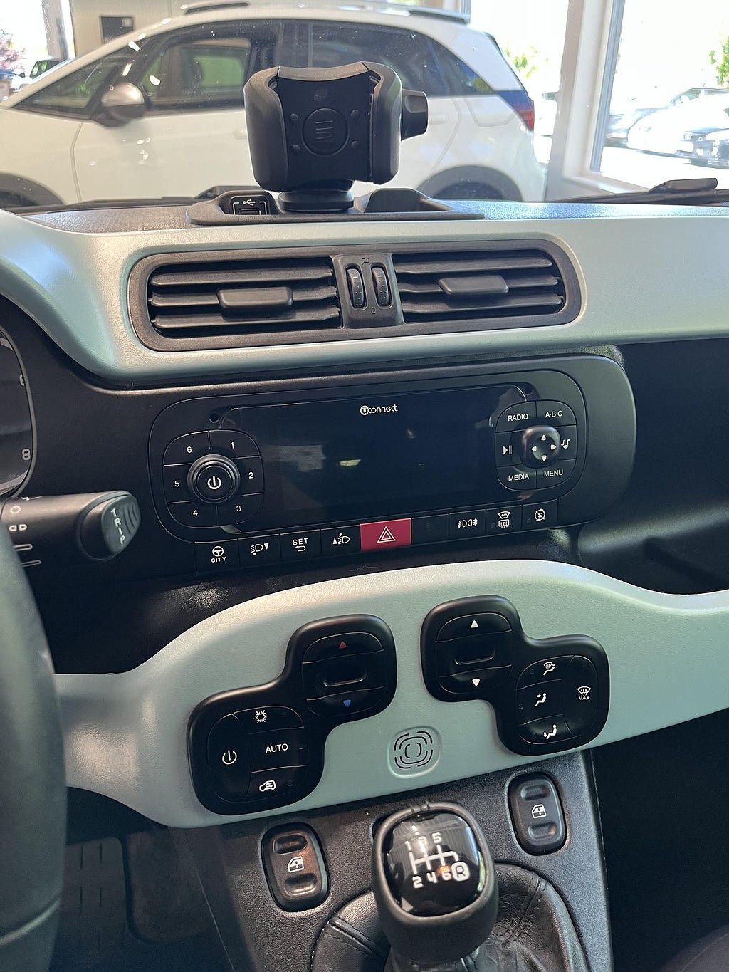 Vehicle Image 10