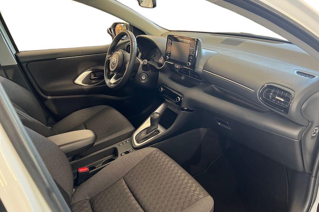 Vehicle Image 7
