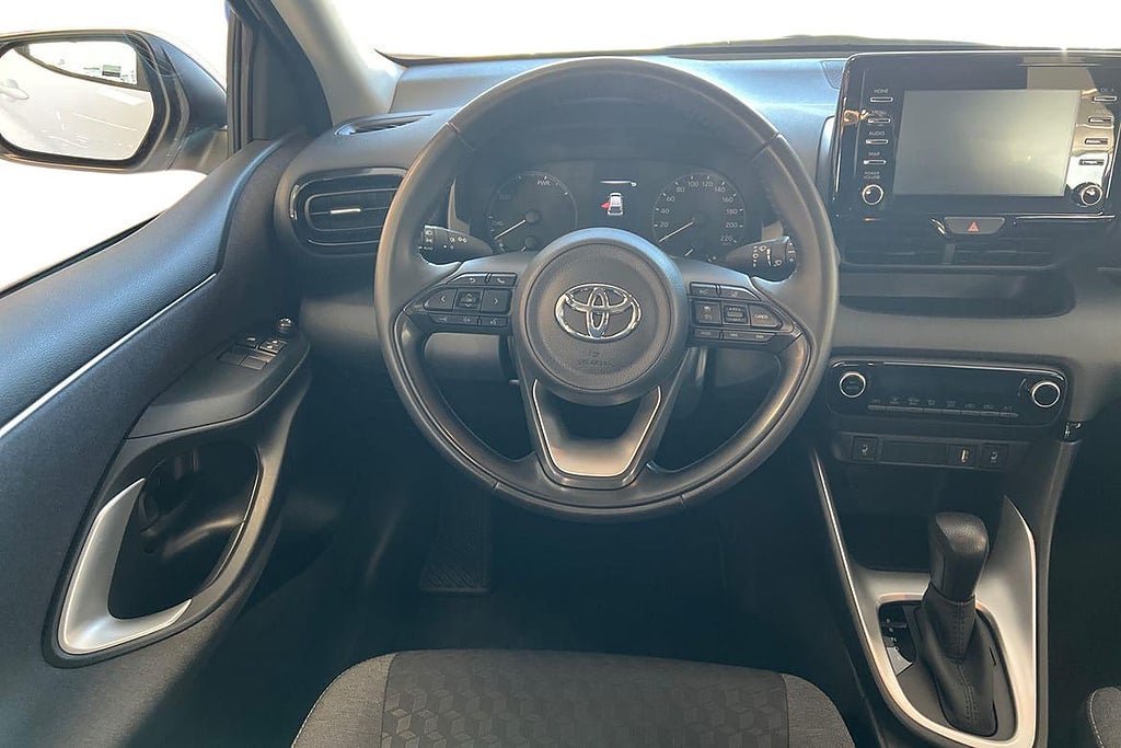 Vehicle Image 11