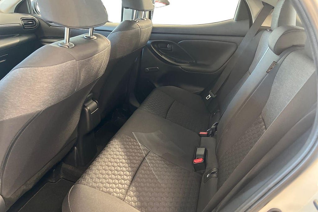 Vehicle Image 13