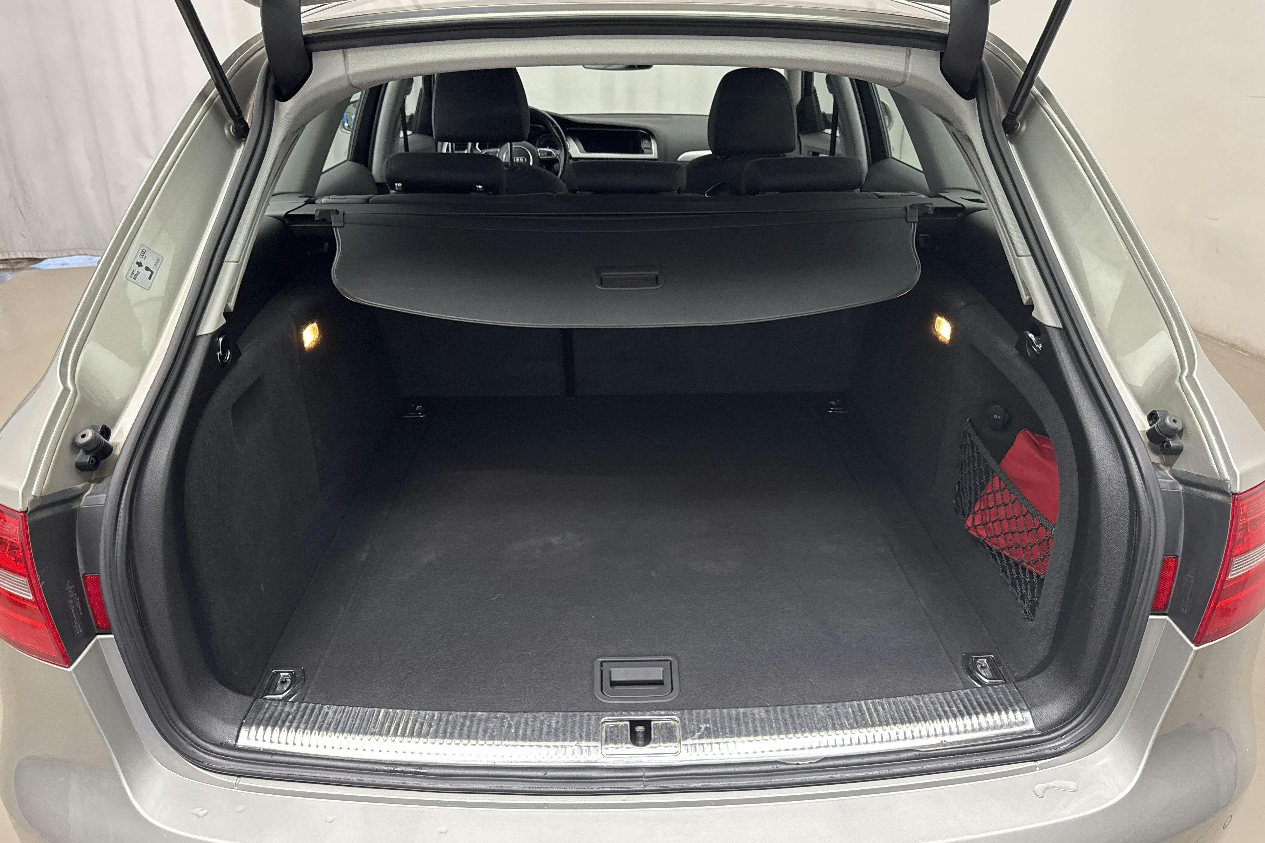 Vehicle Image 9