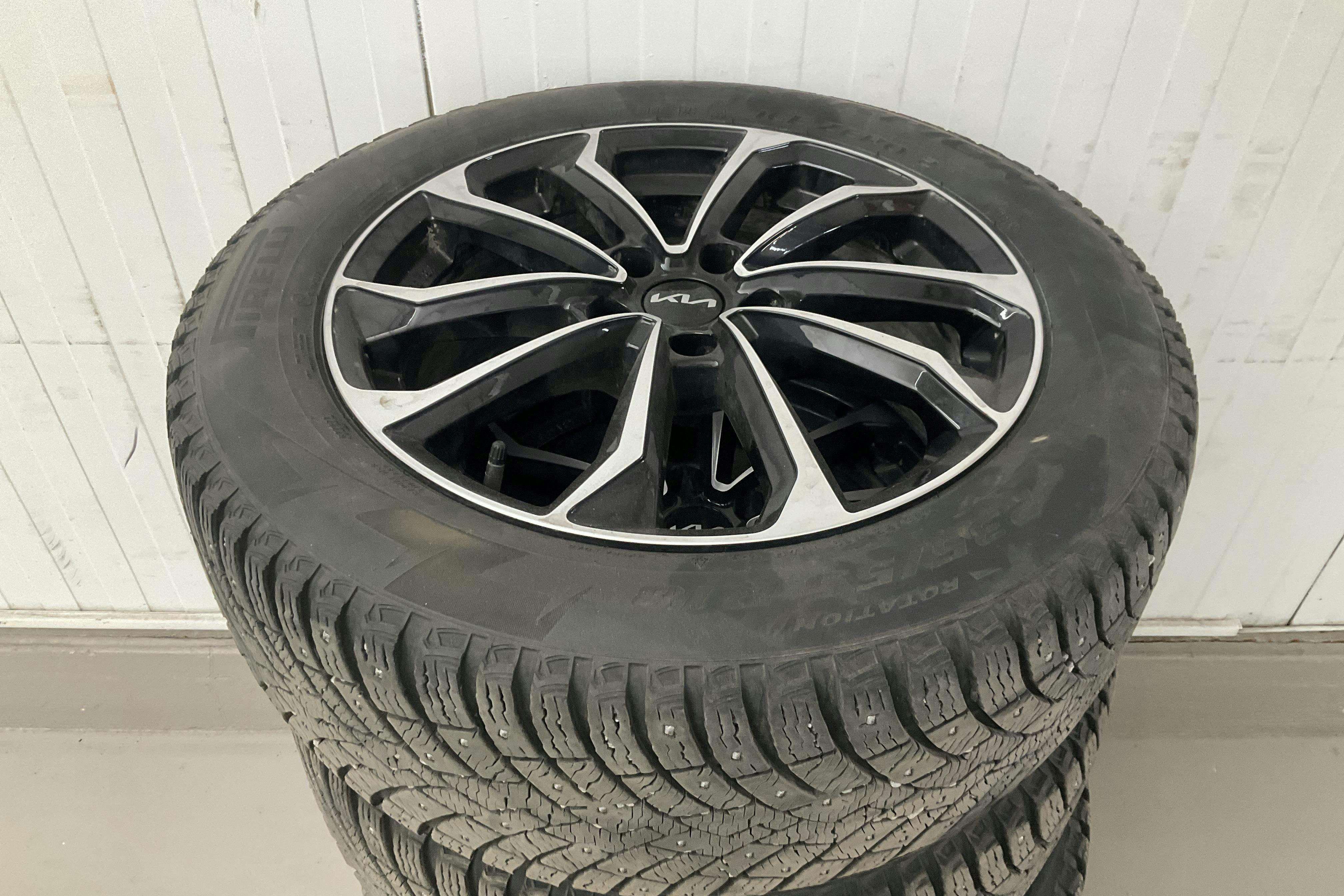 Vehicle Image 11