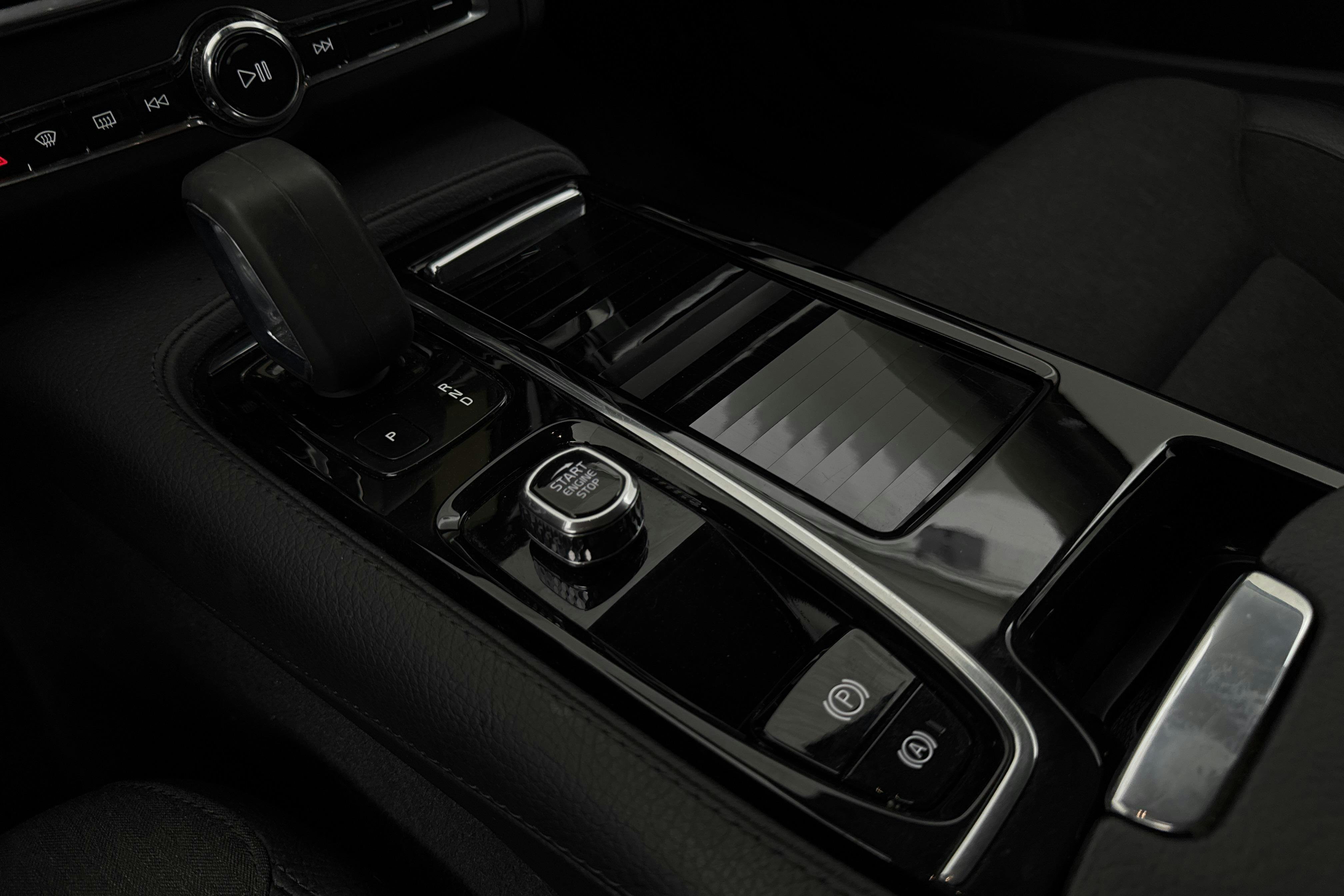 Vehicle Image 16