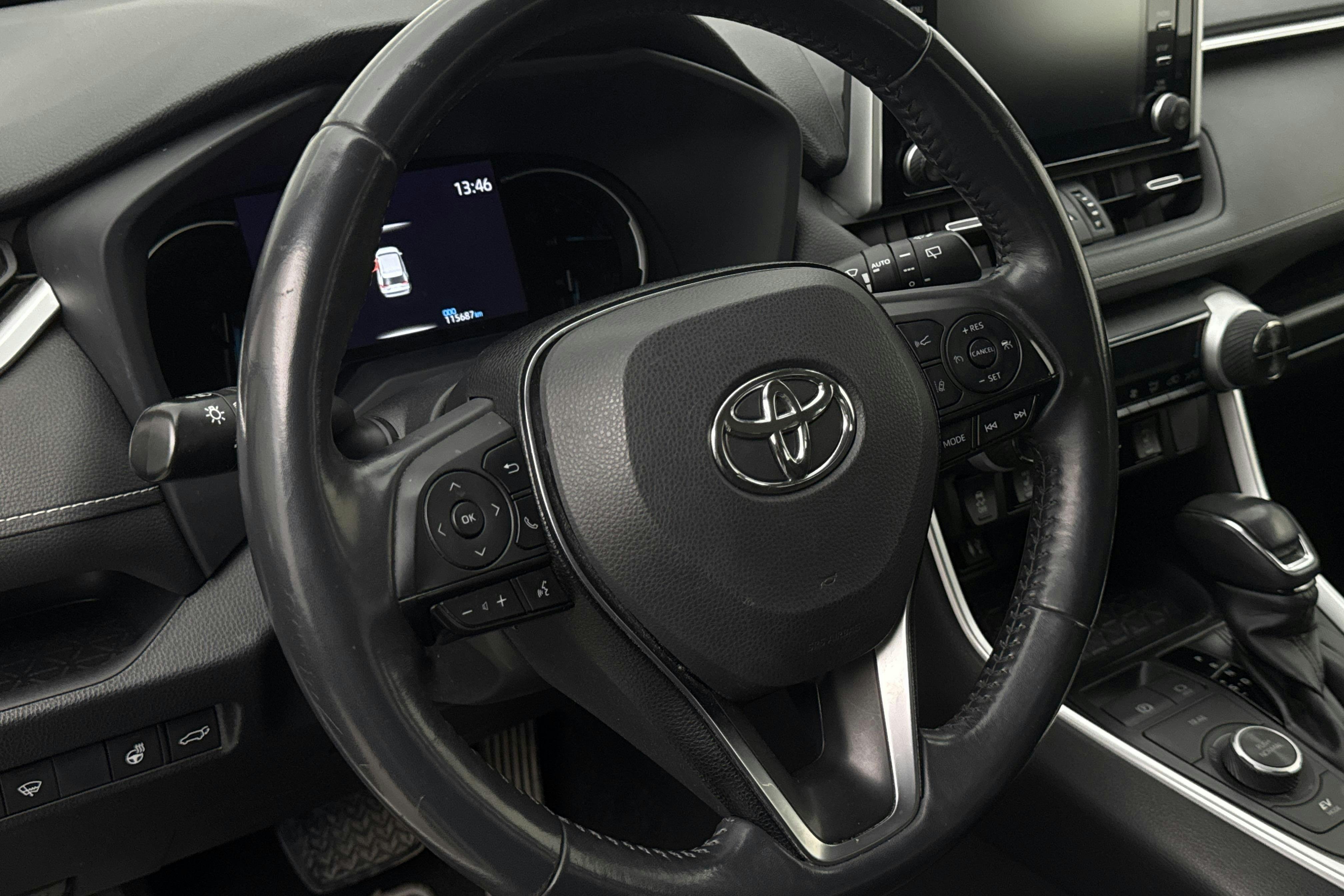 Vehicle Image 14