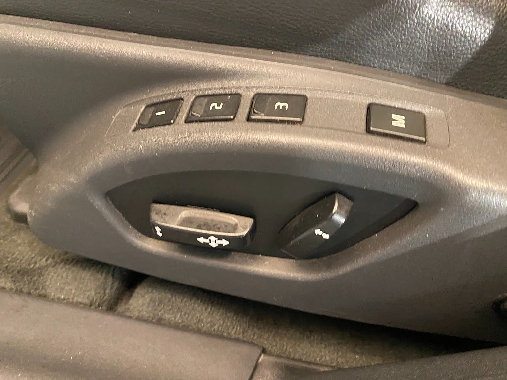 Vehicle Image 35