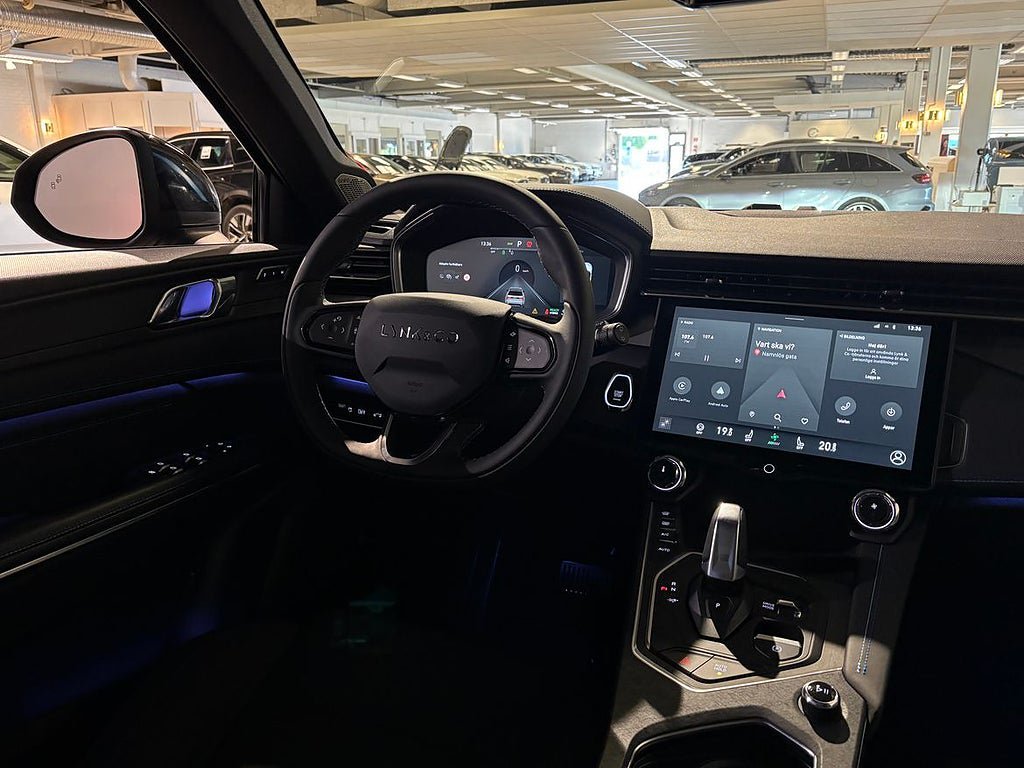 Vehicle Image 12