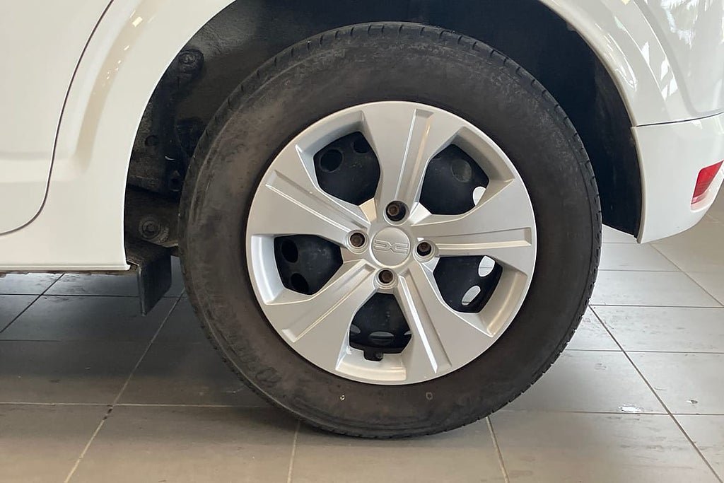 Vehicle Image 17