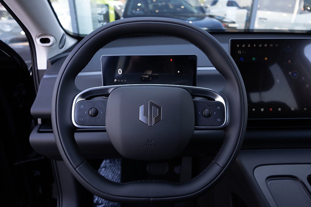 Vehicle Image 13