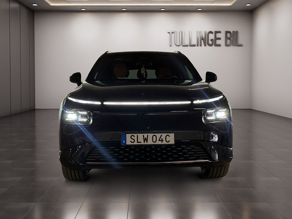 Vehicle Image 8