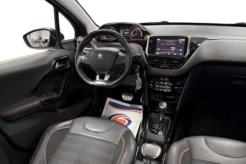 Vehicle Image 12