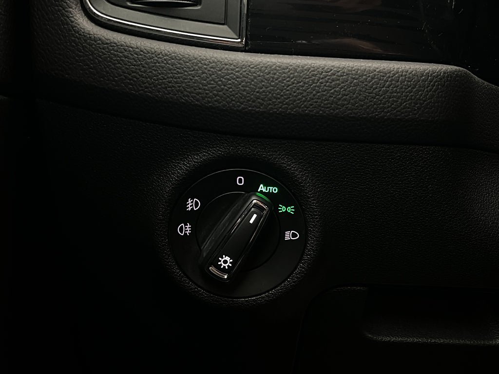Vehicle Image 26