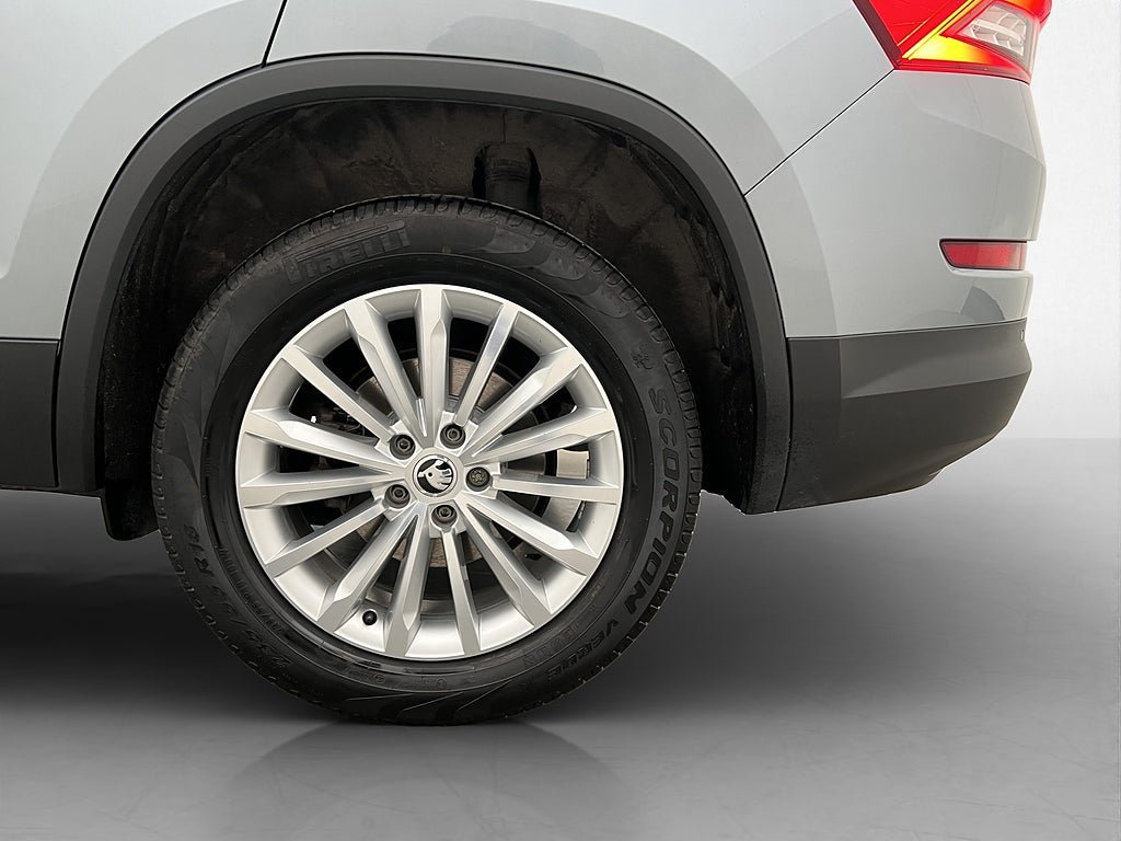 Vehicle Image 28