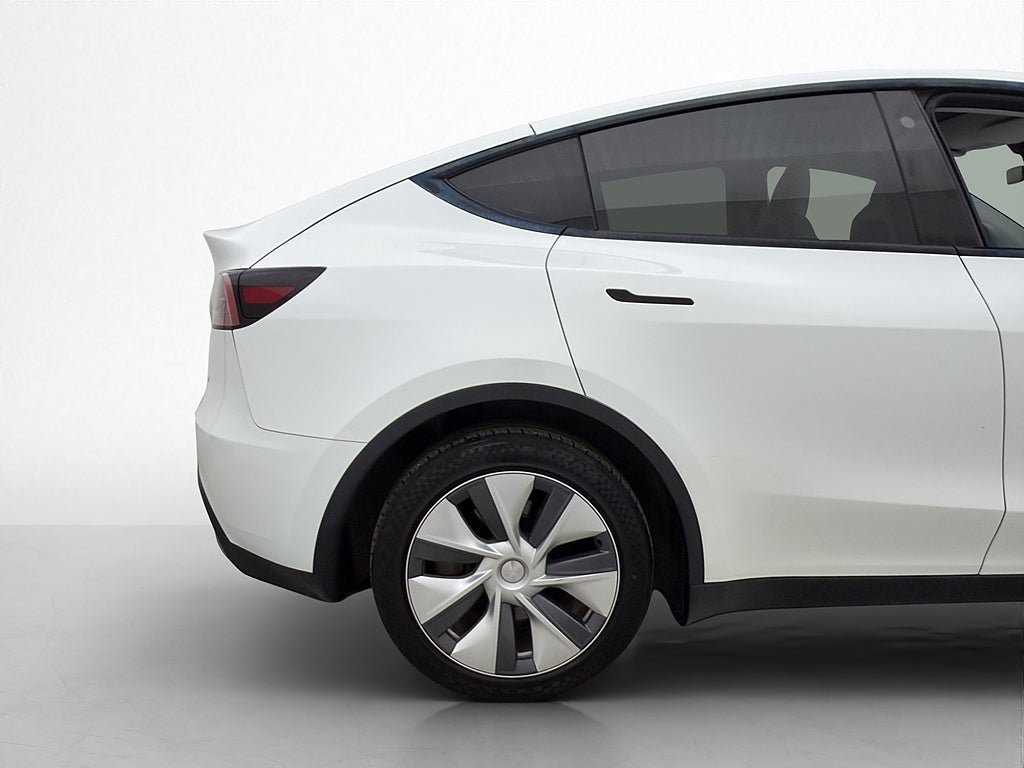 Vehicle Image 32