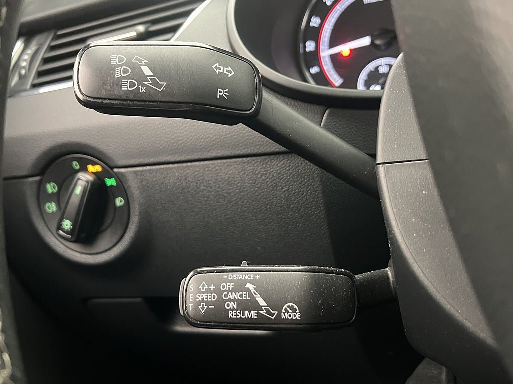 Vehicle Image 27