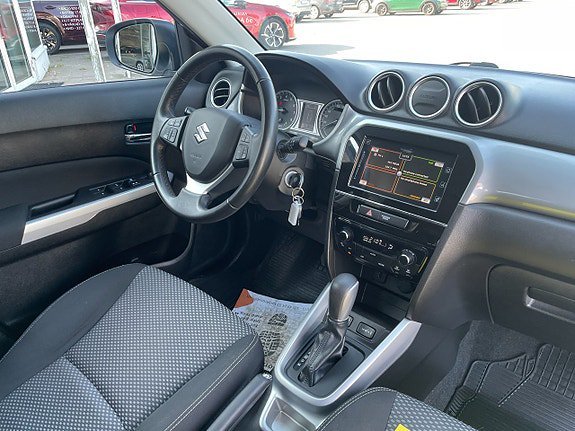 Vehicle Image 11