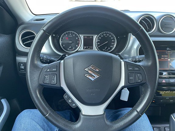 Vehicle Image 13