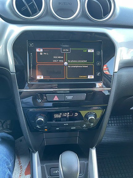 Vehicle Image 14