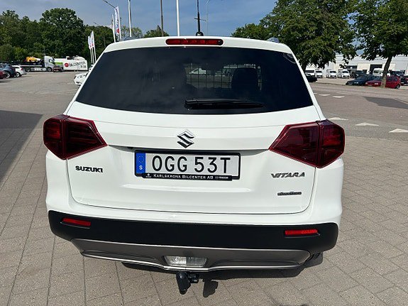Vehicle Image 6