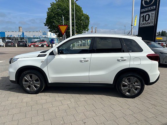 Vehicle Image 8