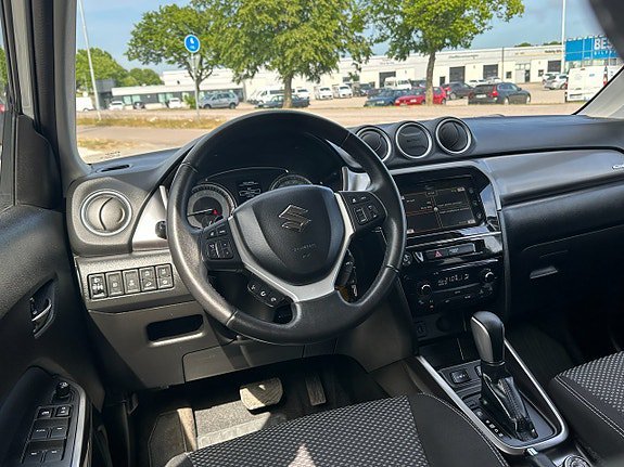 Vehicle Image 12