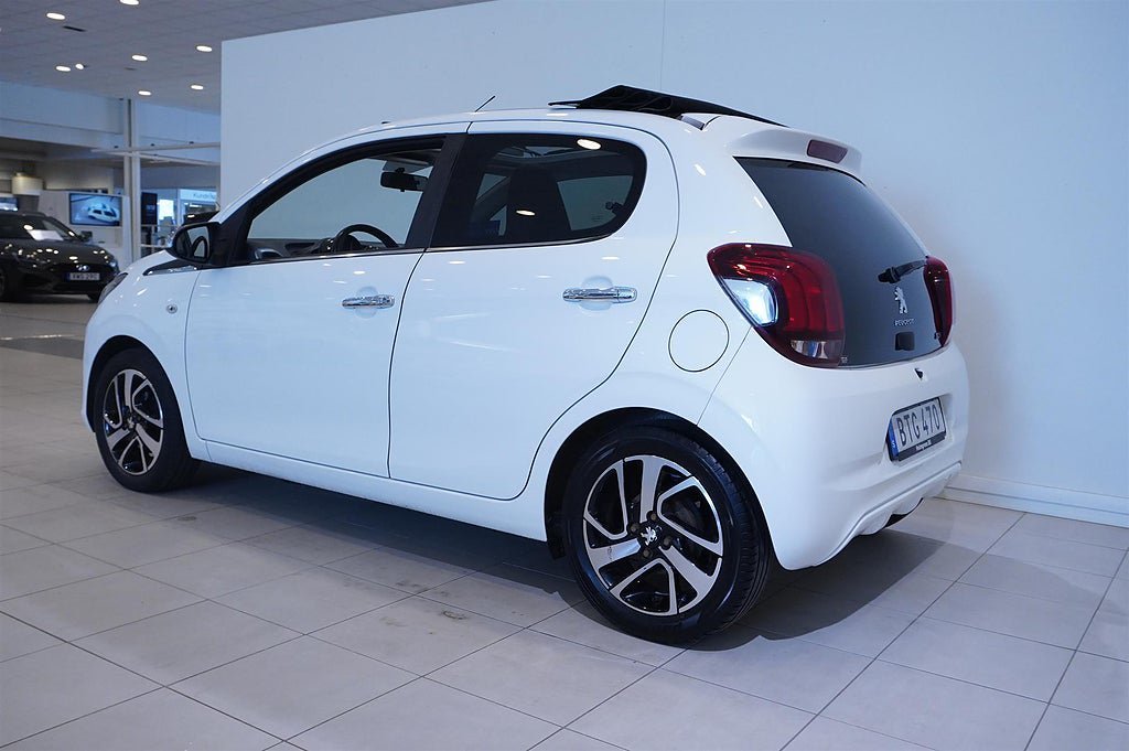 Vehicle Image 5