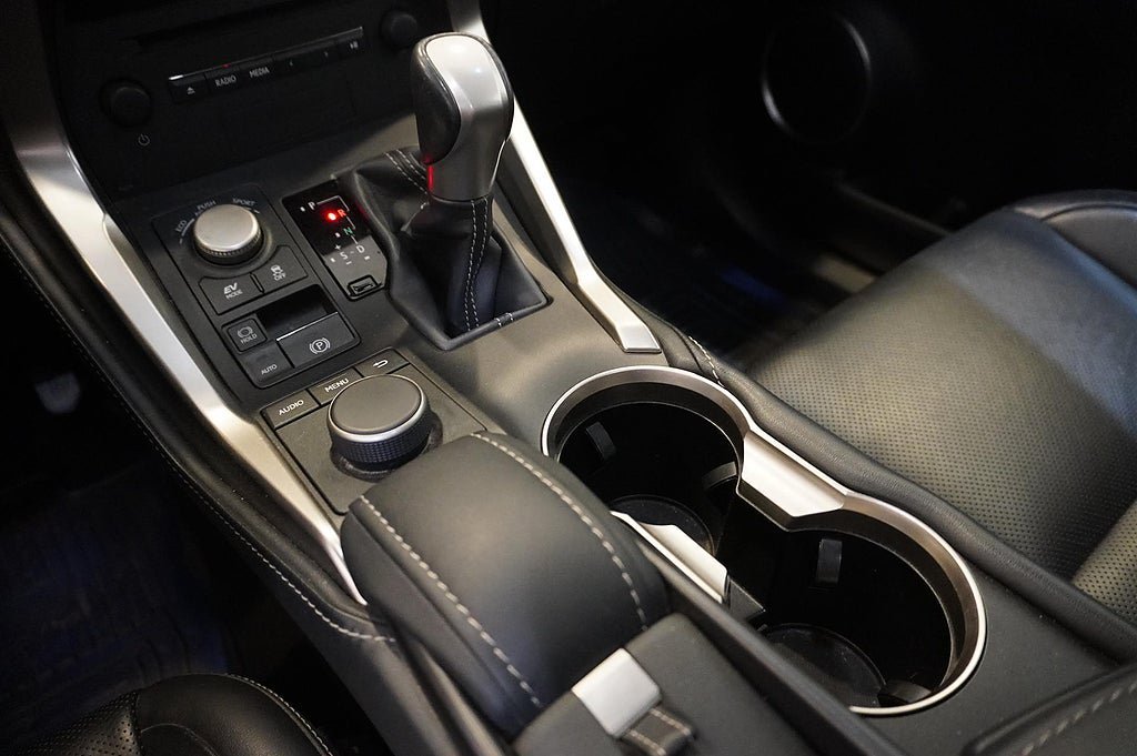 Vehicle Image 15