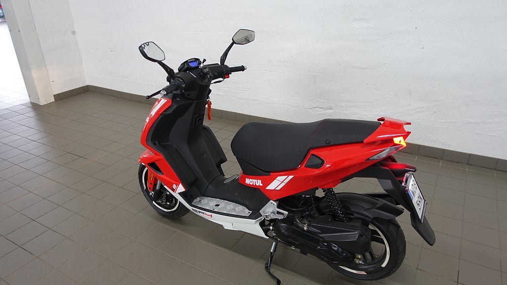 Vehicle Image 10
