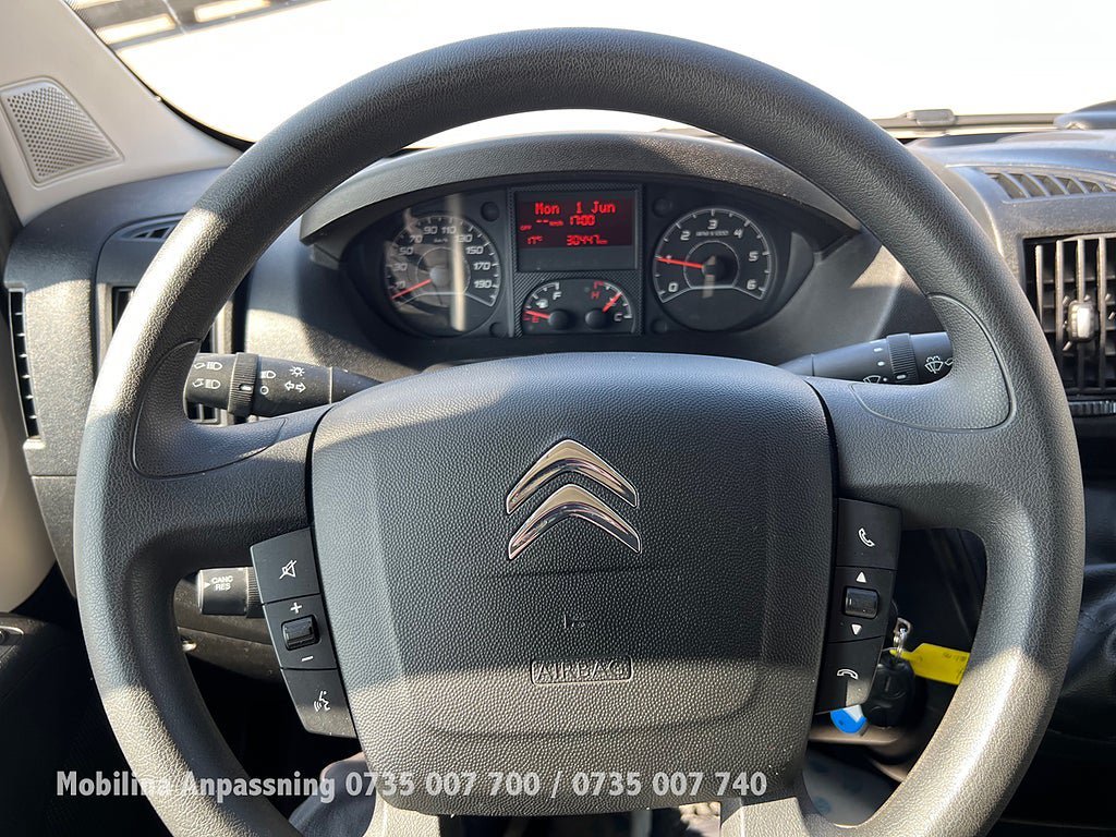 Vehicle Image 26