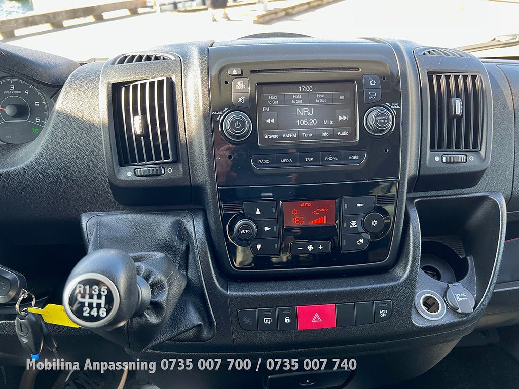 Vehicle Image 28
