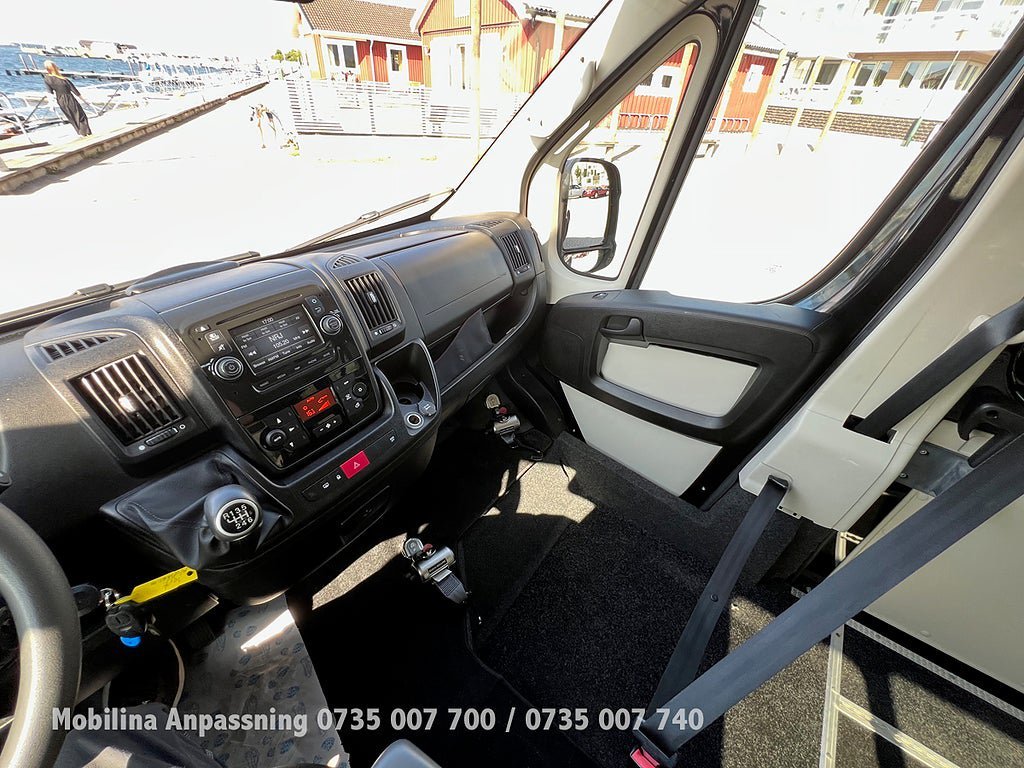 Vehicle Image 29