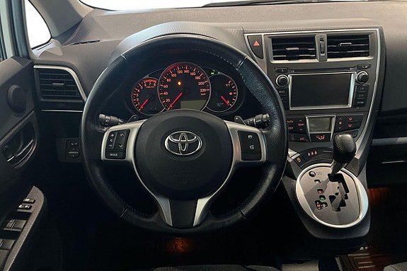 Vehicle Image 11