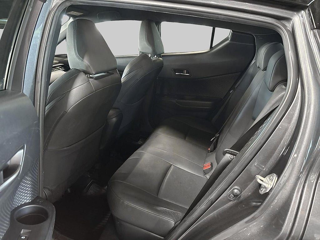 Vehicle Image 11