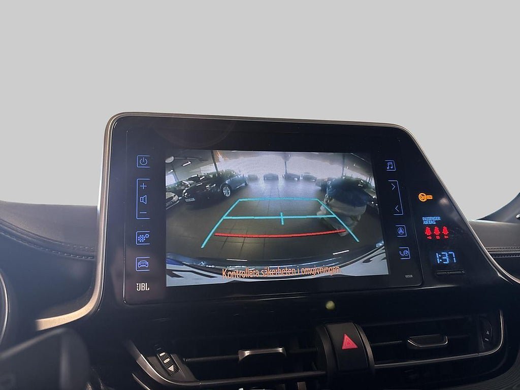 Vehicle Image 17
