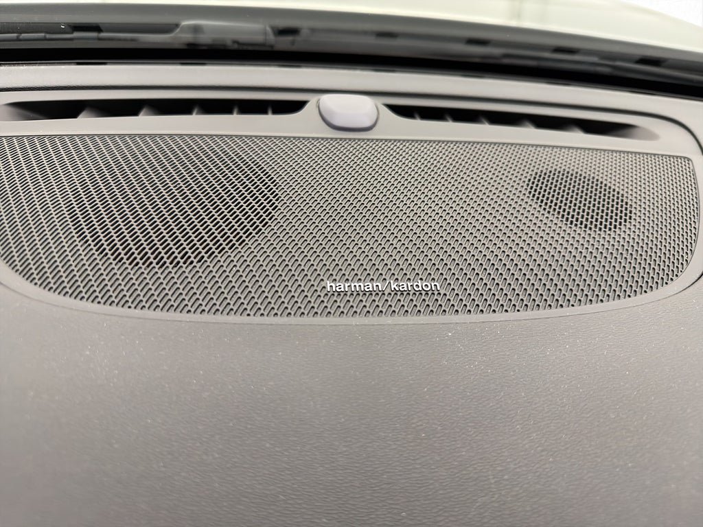Vehicle Image 23