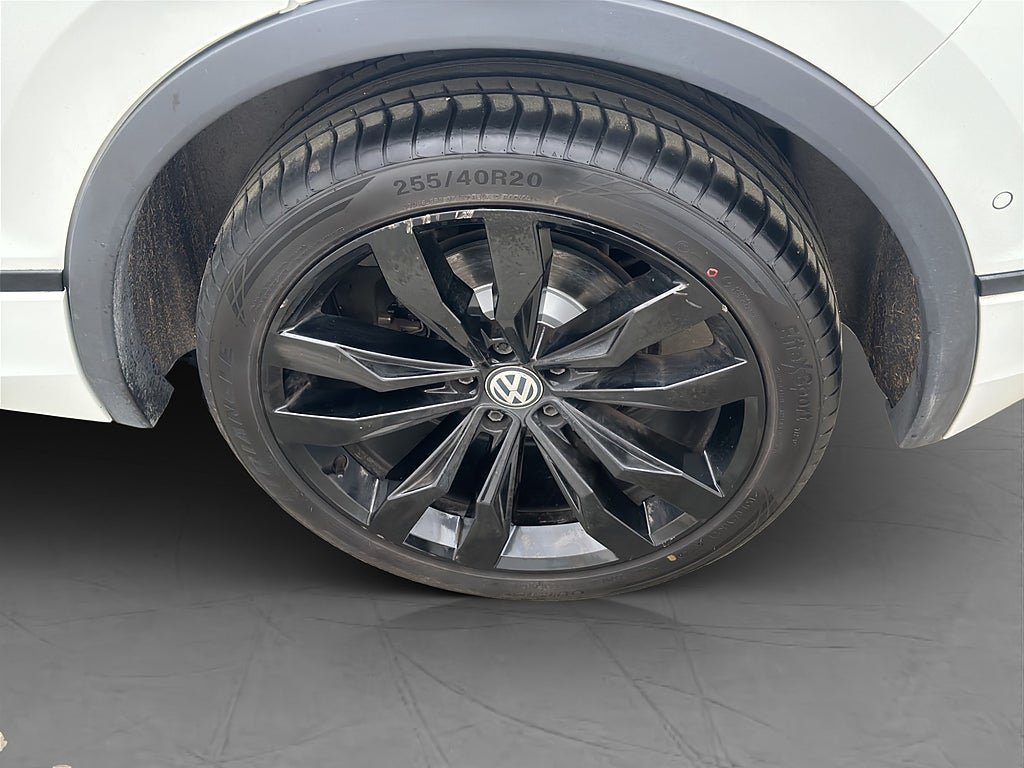 Vehicle Image 32