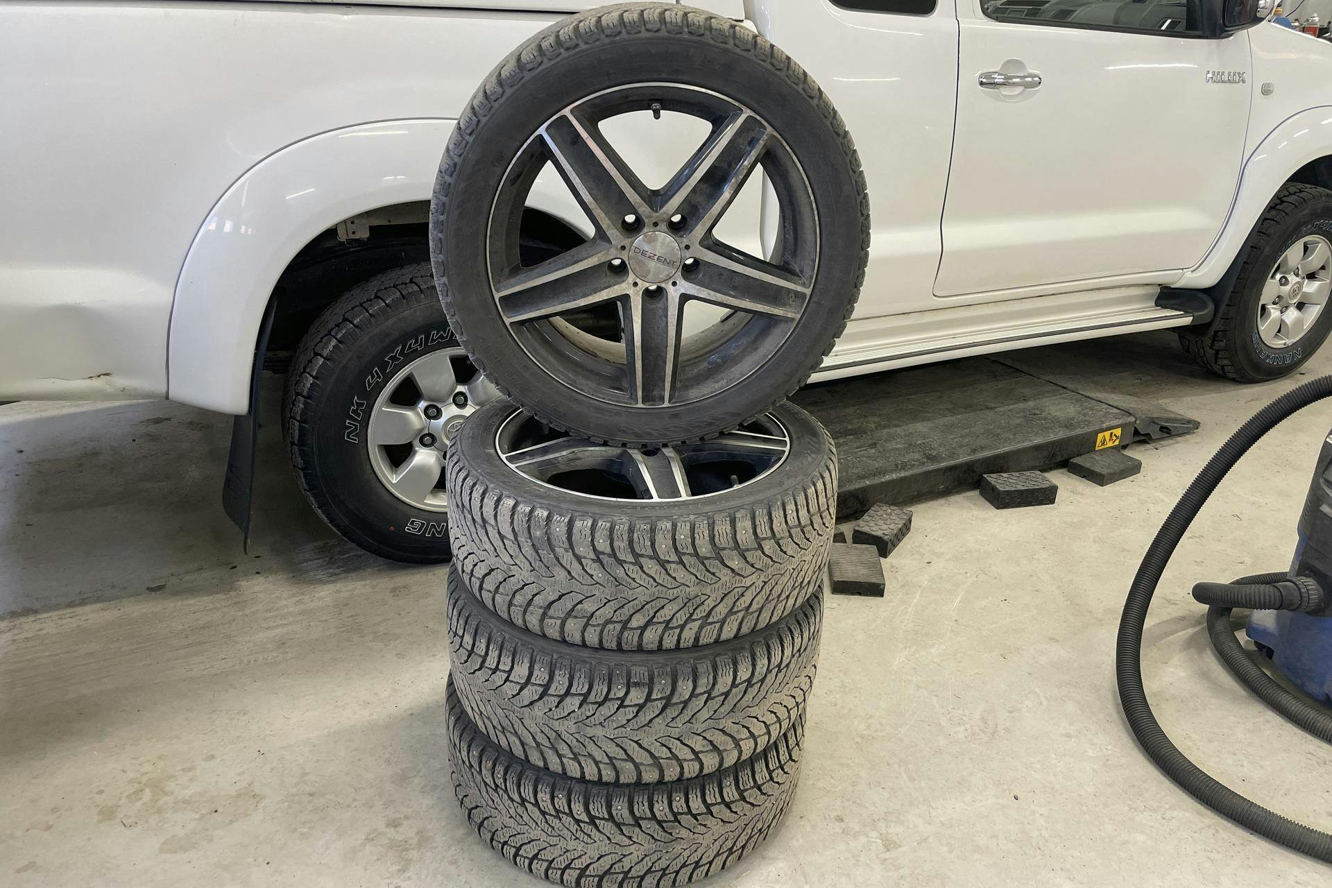 Vehicle Image 16
