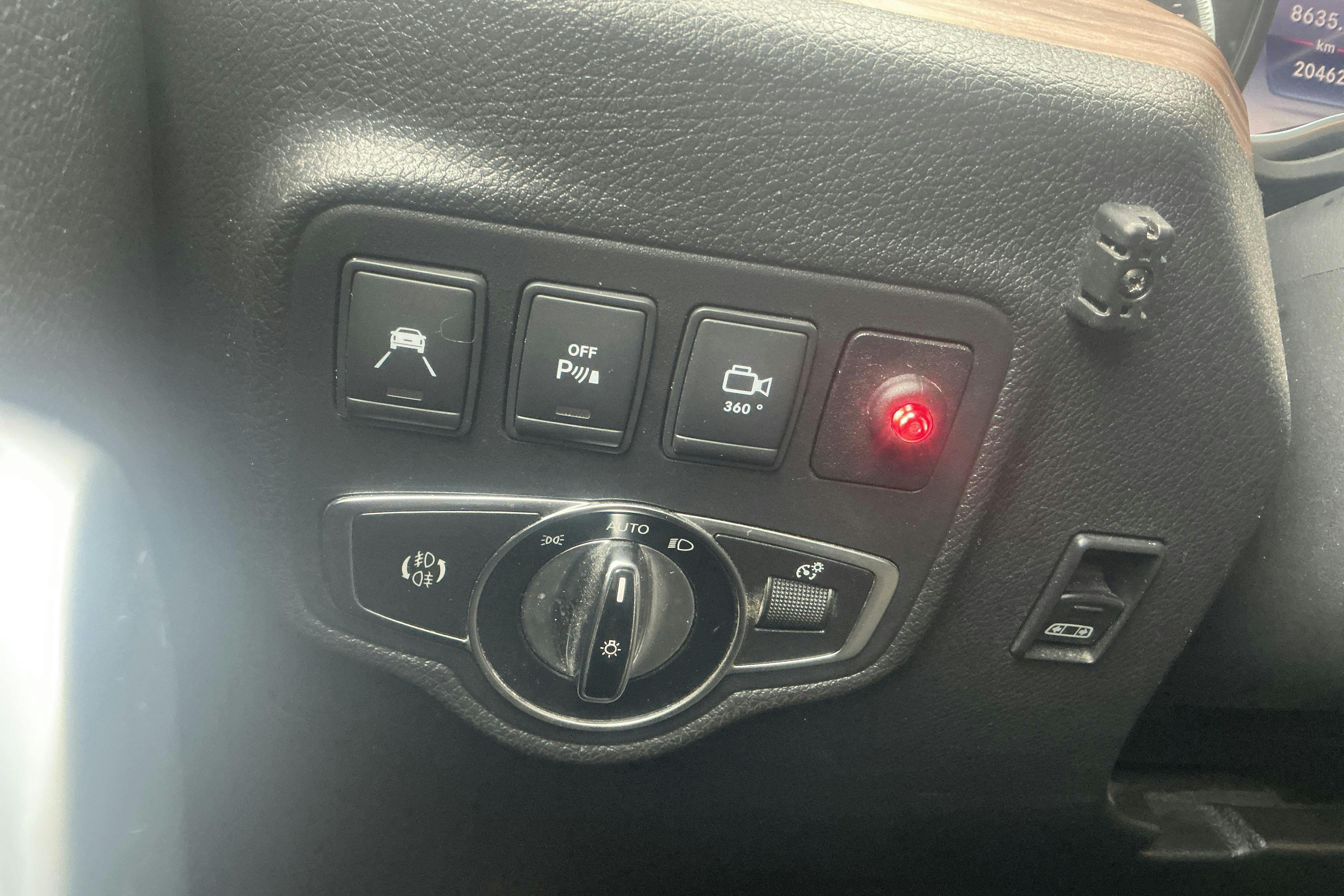 Vehicle Image 16