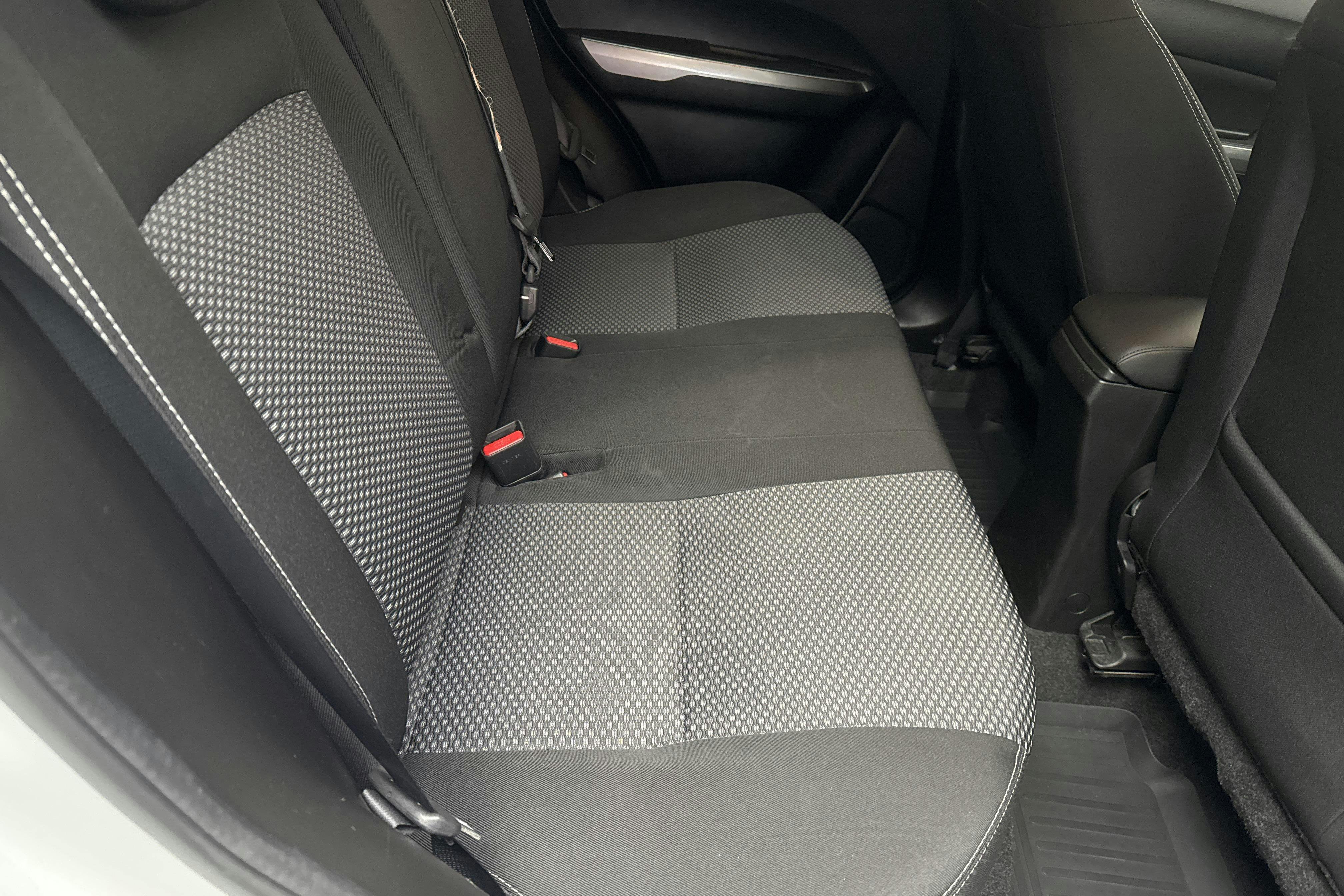 Vehicle Image 9