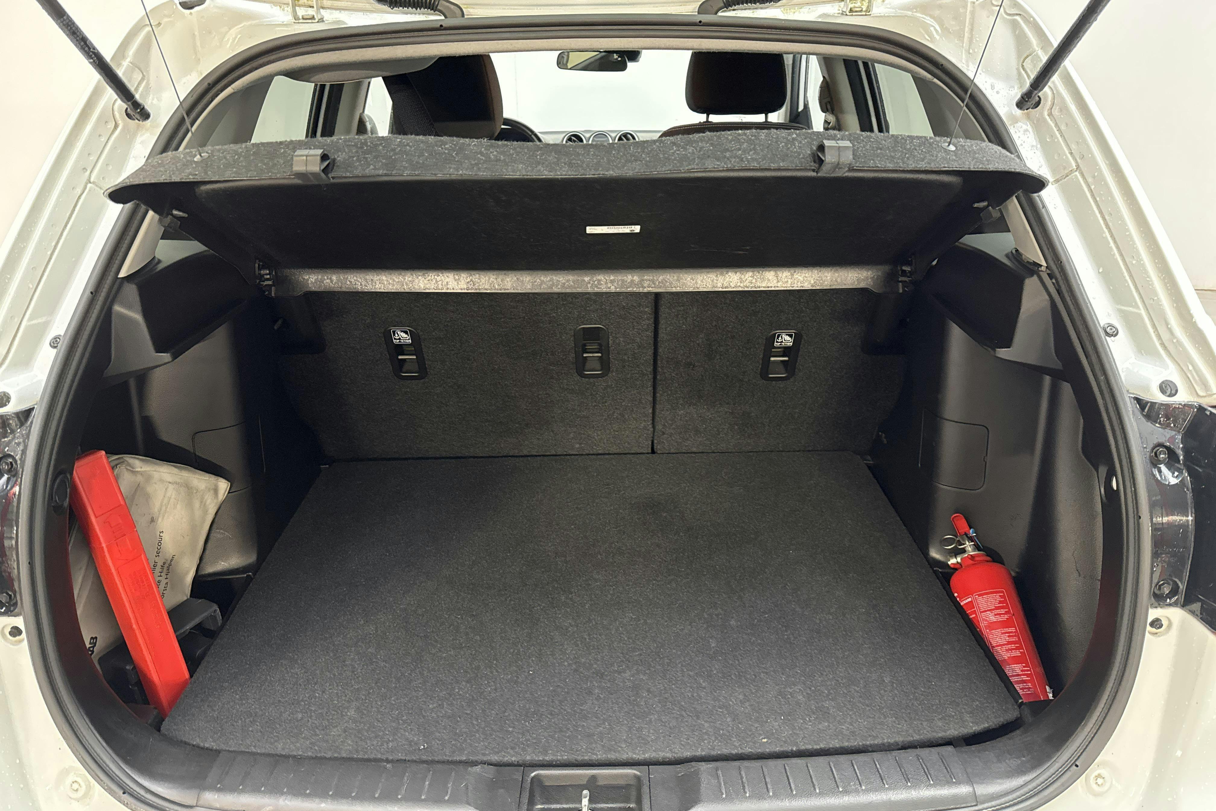 Vehicle Image 10