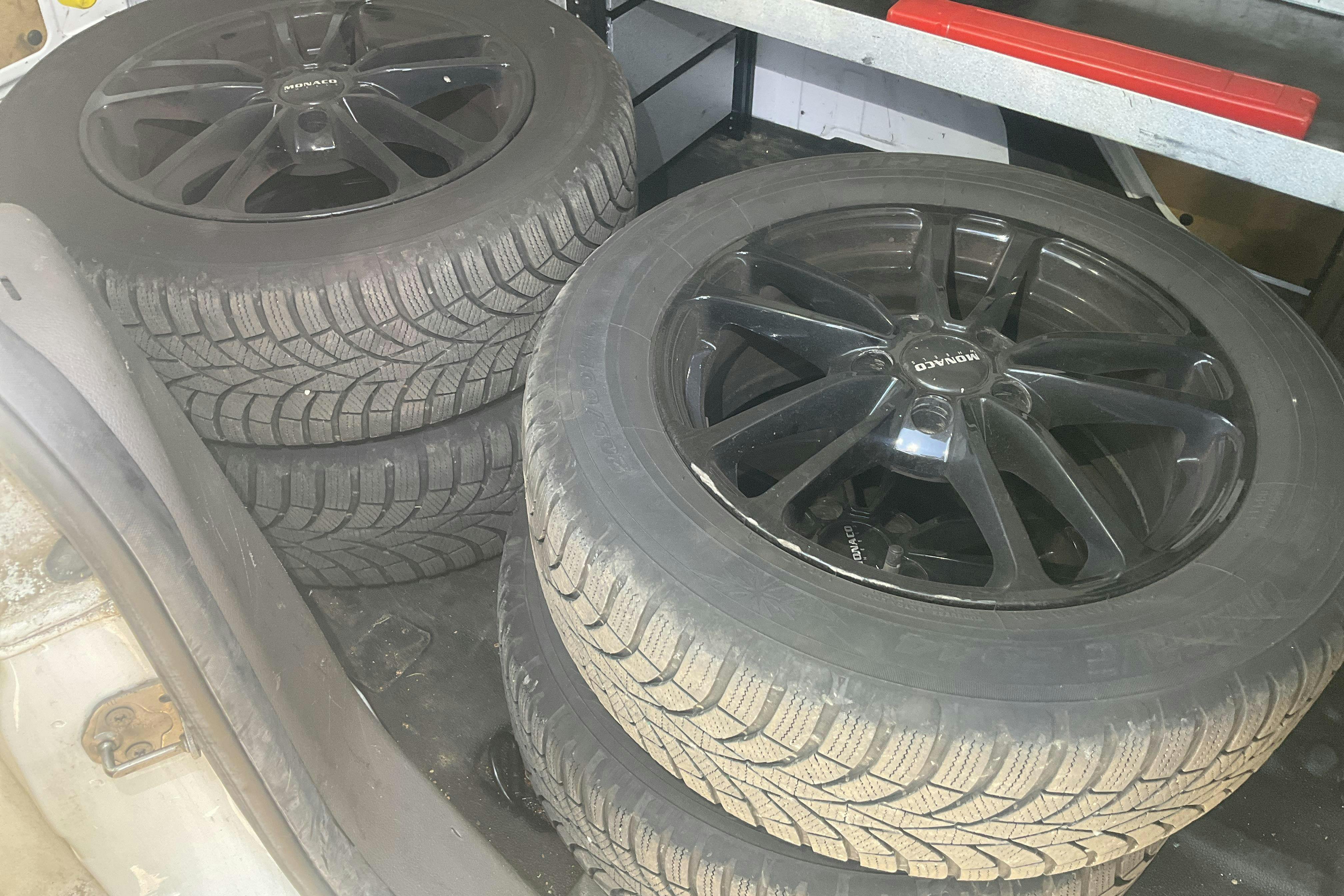 Vehicle Image 13