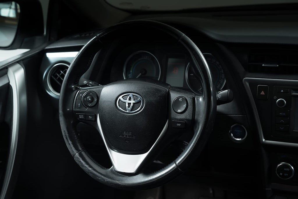 Vehicle Image 16
