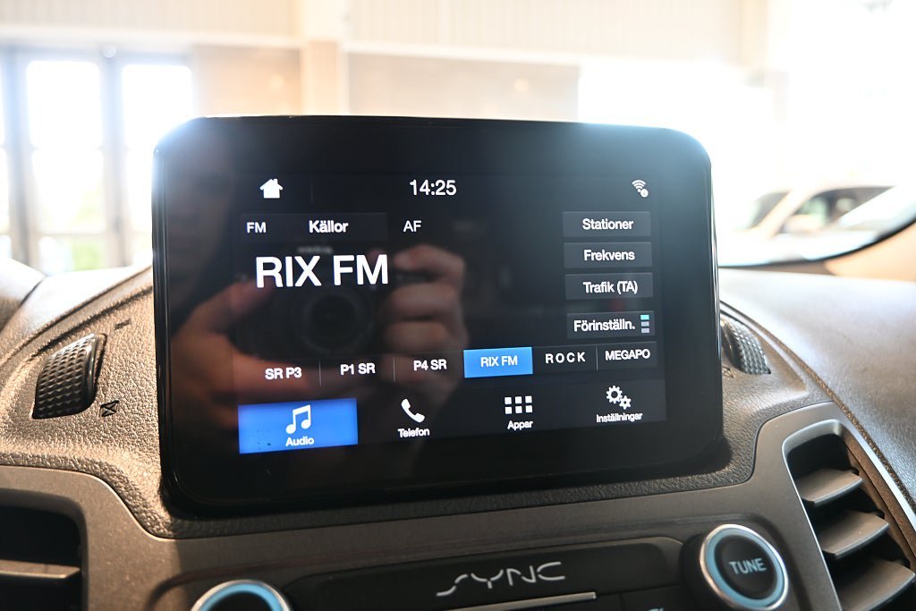 Vehicle Image 15