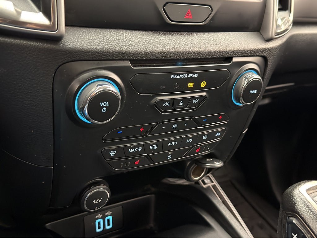 Vehicle Image 24
